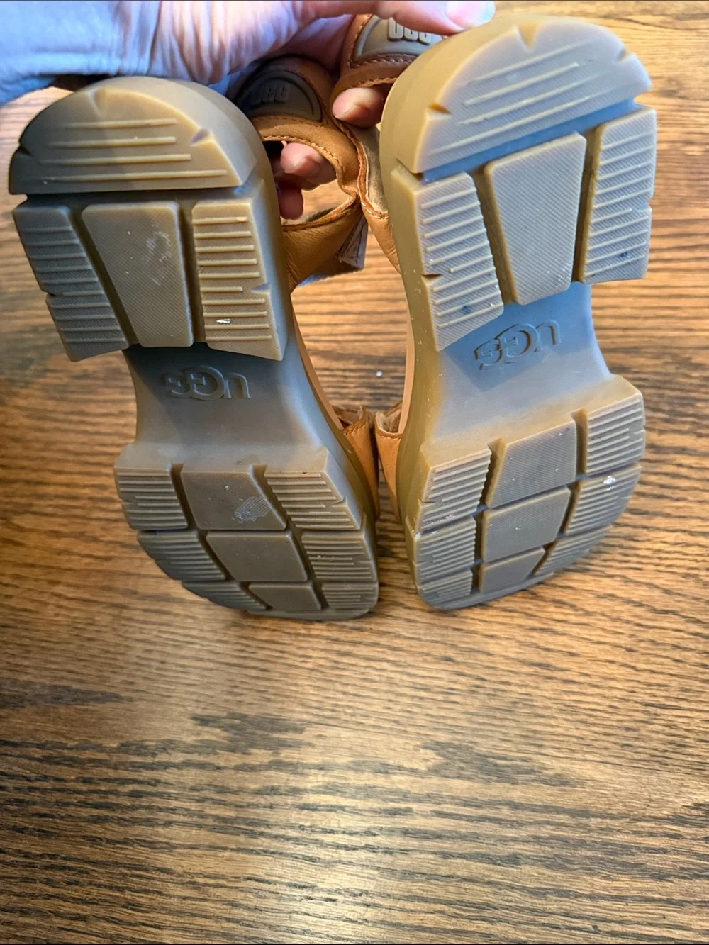 UGG Chunky Platform Sport Sandals Leather Logo Webbing Tan Estimated 6 1/2-7